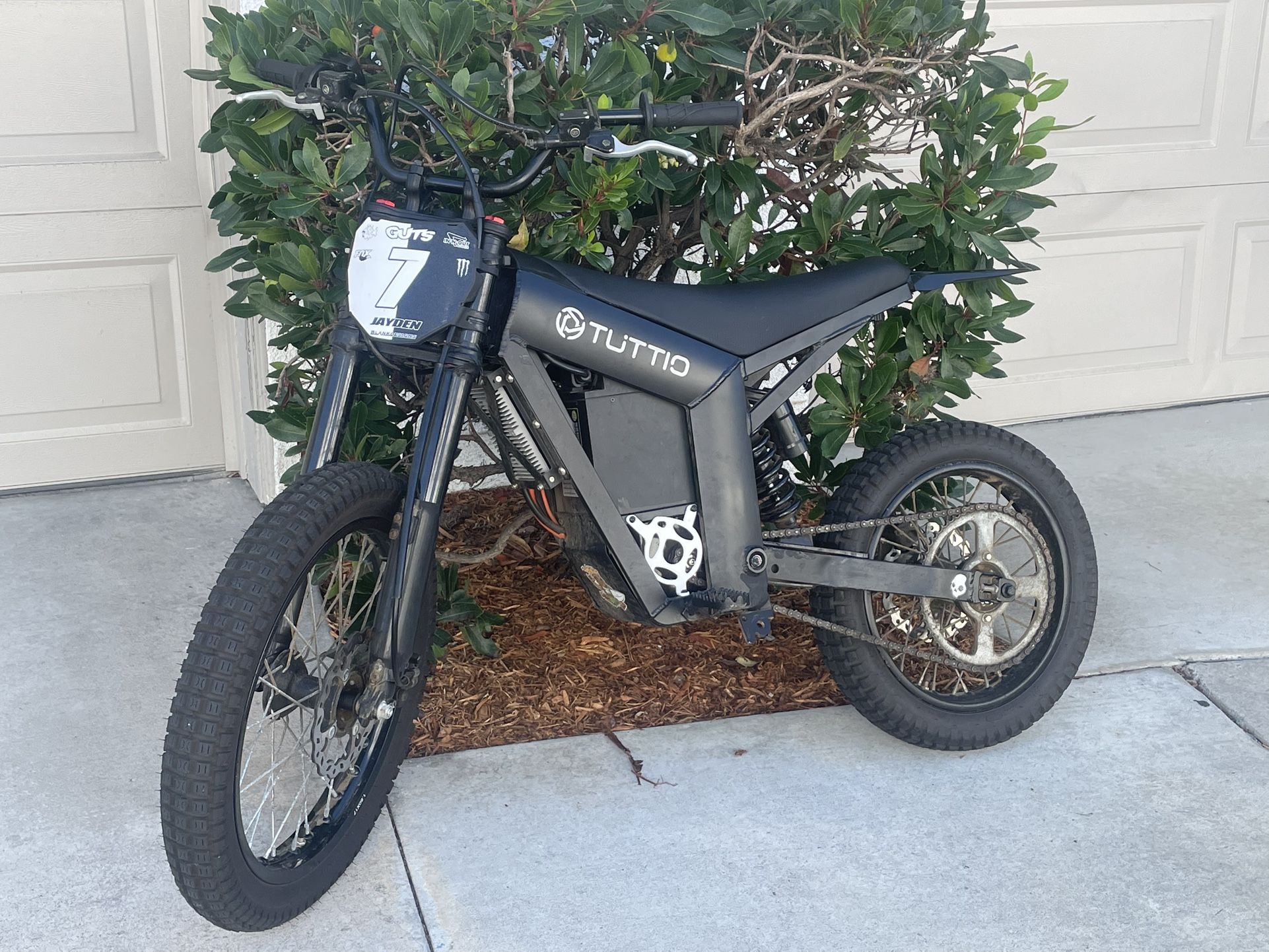 Custom Tuttio Soliel 01 (NO TRADES)