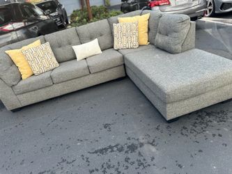 Like new living spaces sectional couch !!