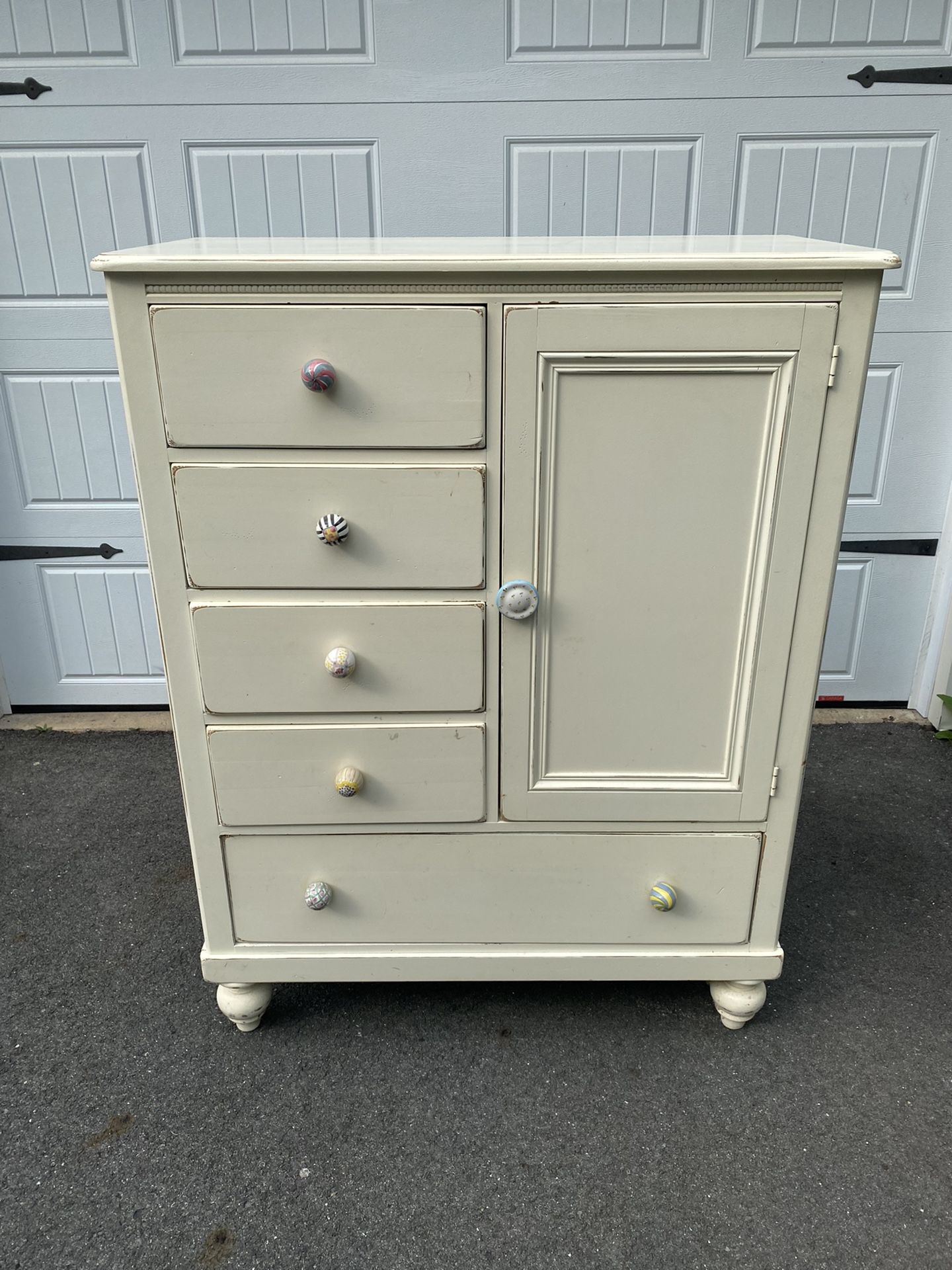 Dresser Girls - Lexington Chest USA