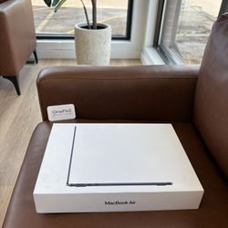 MacBook Air M4 – 16GB RAM – 256GB SSD