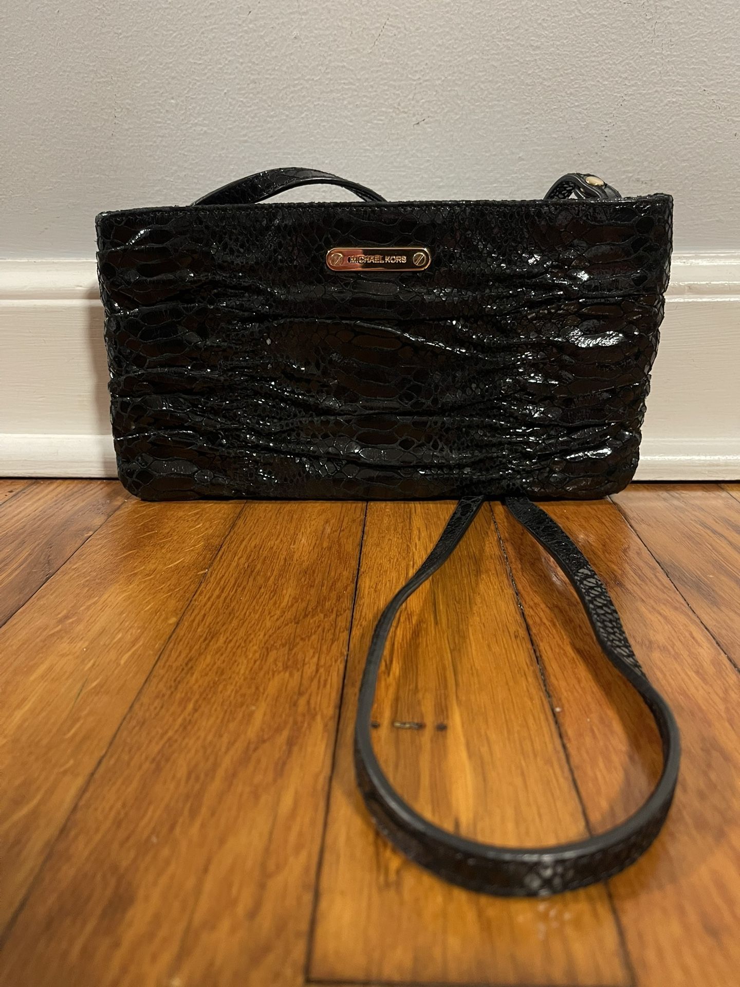Beautiful Michael Kors Leather Mini Crossbody