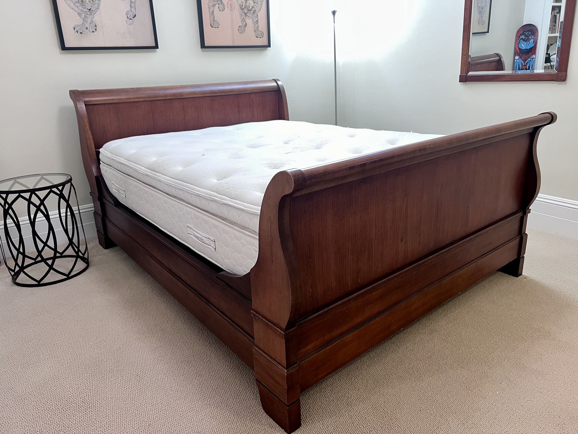 Queen Sleigh Bed Furniture Set