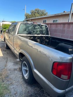 NEW PRICE 1998 Chevrolet S-10 76,724 miles One owner