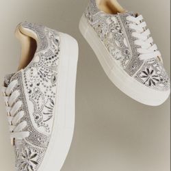 Betsey Johnson Reily Platform Sneaker Women's Shoes  White Size 8M New