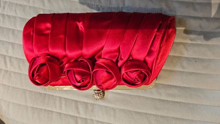 Red clutch