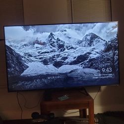 NEW PRICE!!!!70" Inch Hisense TV $350!!!!