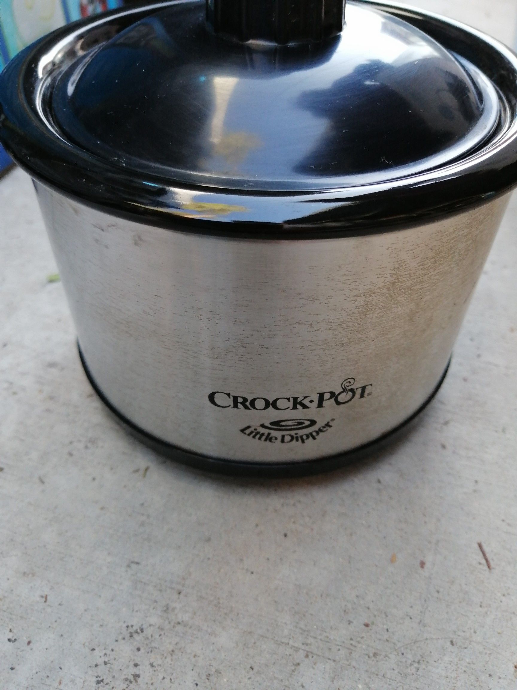 Crock Pot The Original Slow Cooker SCCPVLF710-S and Crock Pot Little Dipper 32041 Dip Pot