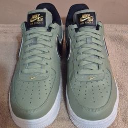 Nike Air Force 1 Low '07 LV8 - Mn(Sz 7.5)