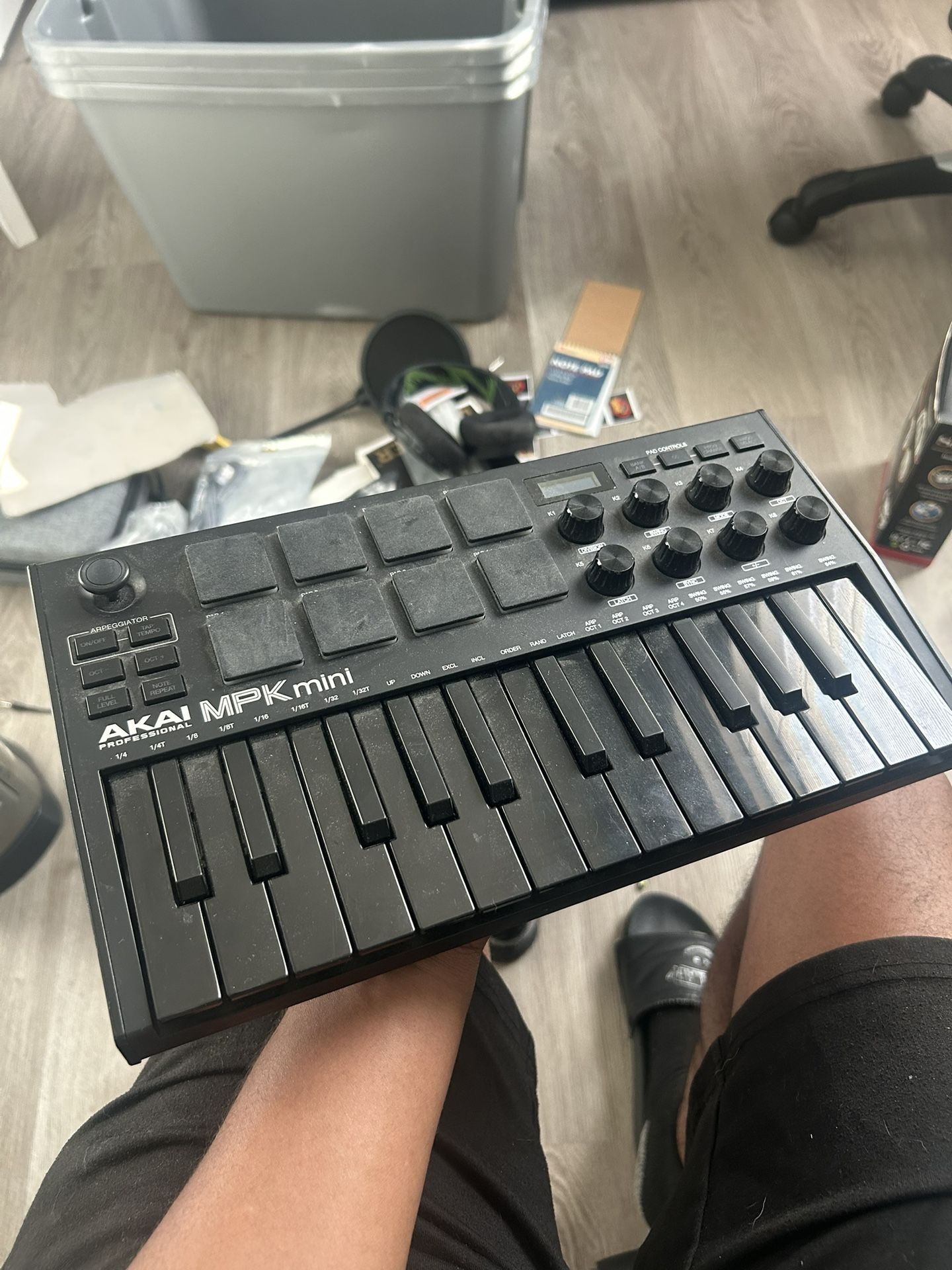 Akai pro Mpk mini (make an offer not $1)