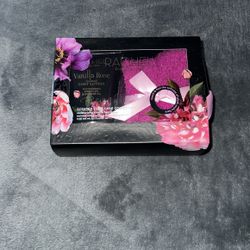 Gift Sets, Foot Lotion And Socks 