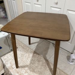 Livinia Aslan 29.5" Square Wooden Dining Table/Mid Century Modern Malaysian Oak Kitchen Table (Walnut)