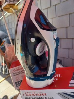 New SUNBEAM RETRACTABKE CORD STEAM IRON
