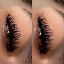Eyelashes Extensions