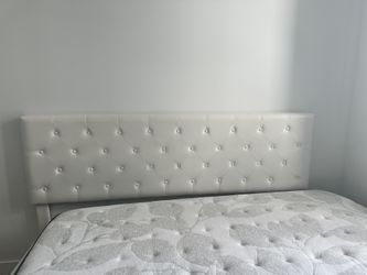 King Sized Bed And Mattress Together