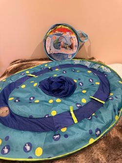 Baby pool float with canopy