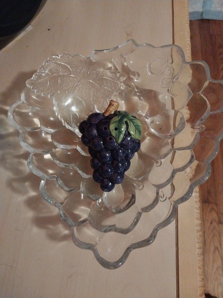 Grape Dish And Grape Salt R Pepper Holder