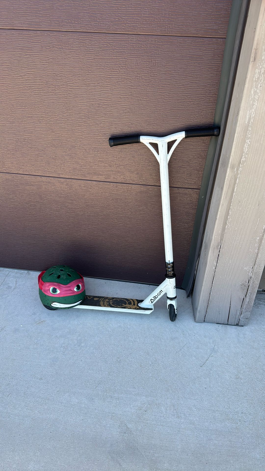 Free Scooter & Helmet
