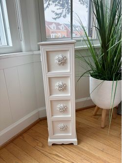 ADORABLE SMALL SHABBY CHIC CABINET