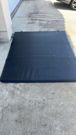 Chevy Colorado tonneau cover 6ft bed length