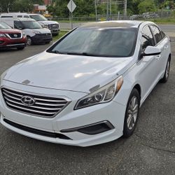 2016 Hyundai Sonata SE Sedan