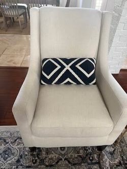 Like new nailed accent chair