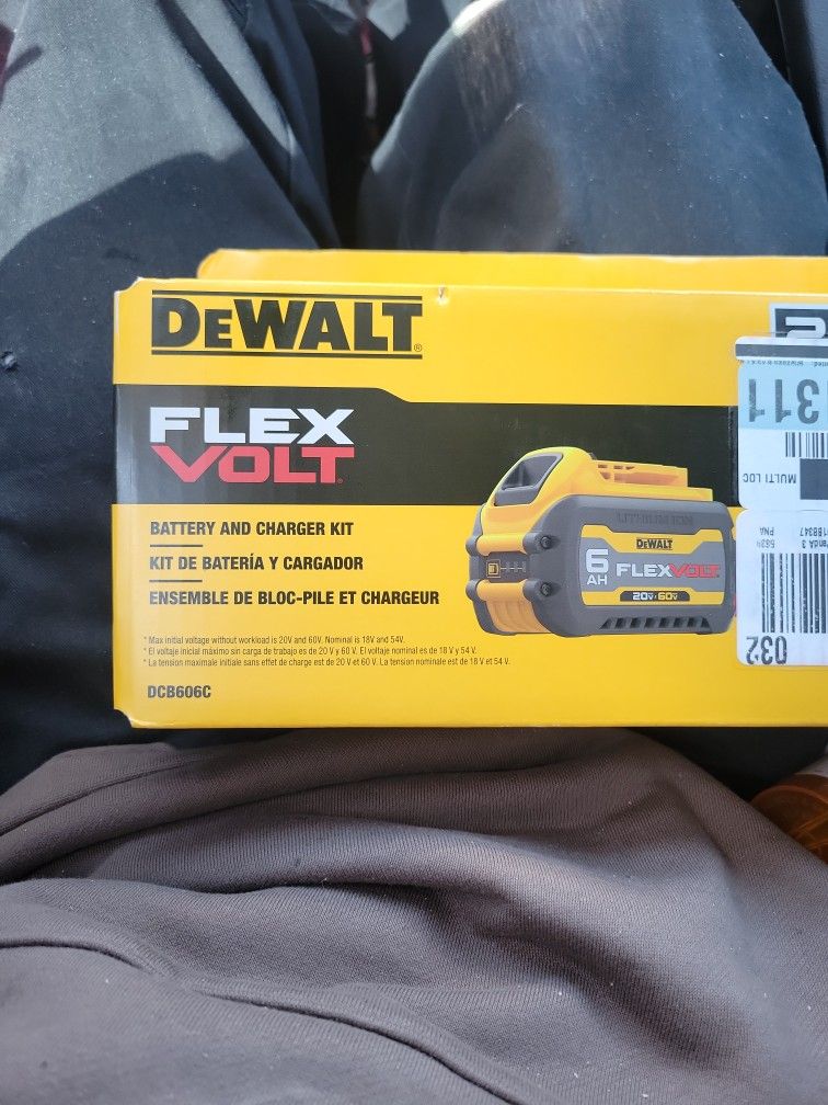 DeWALT 6AH Flex Volt 20v/60v Battery AND Charger Kit
