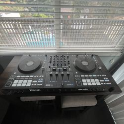 Serato Rane Four Professional DJ Controller 