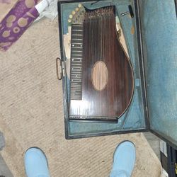 Antique Early 1900 Hundreds Zither. It Need A Little Work Its Only Missing One String But Sounds Great Come S W/Case W/Tuning Apparatis 200 Obo