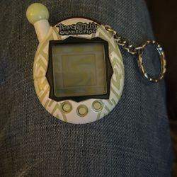 Tamagotchi Connection V4 Glow In The Dark 2007 Tested and Working