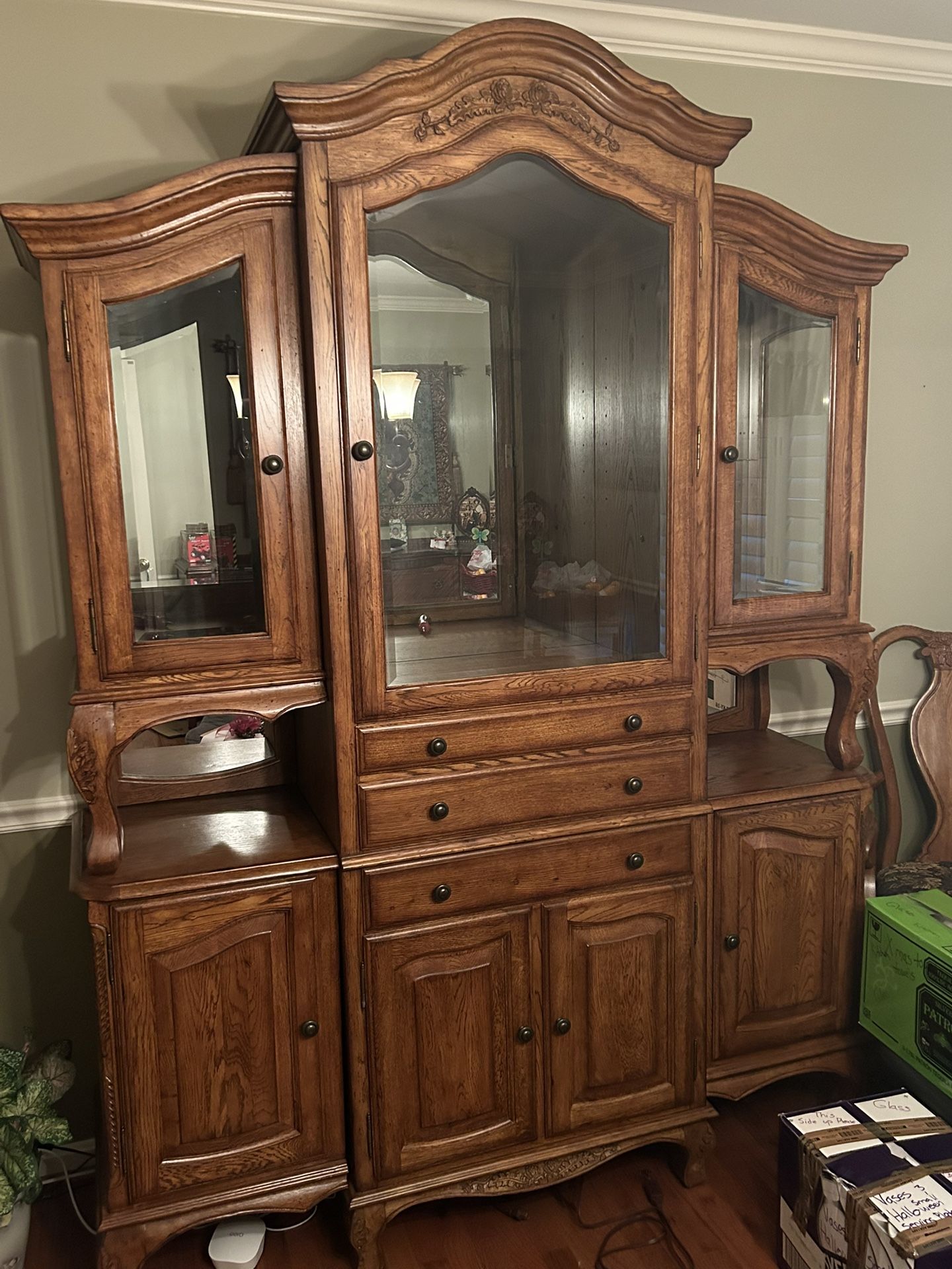 Elegant Solid Oak Hutch and Dining Set