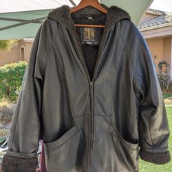 Komitor Black Winter Coat