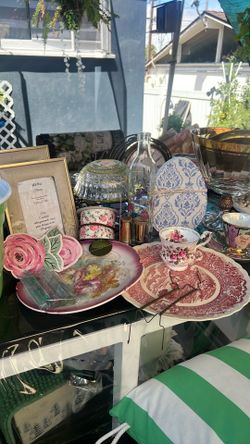 Tea party items Bridgerton