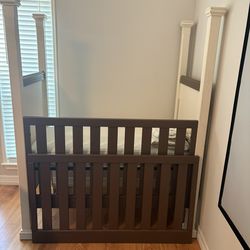 Farmhouse Style Crib/bed
