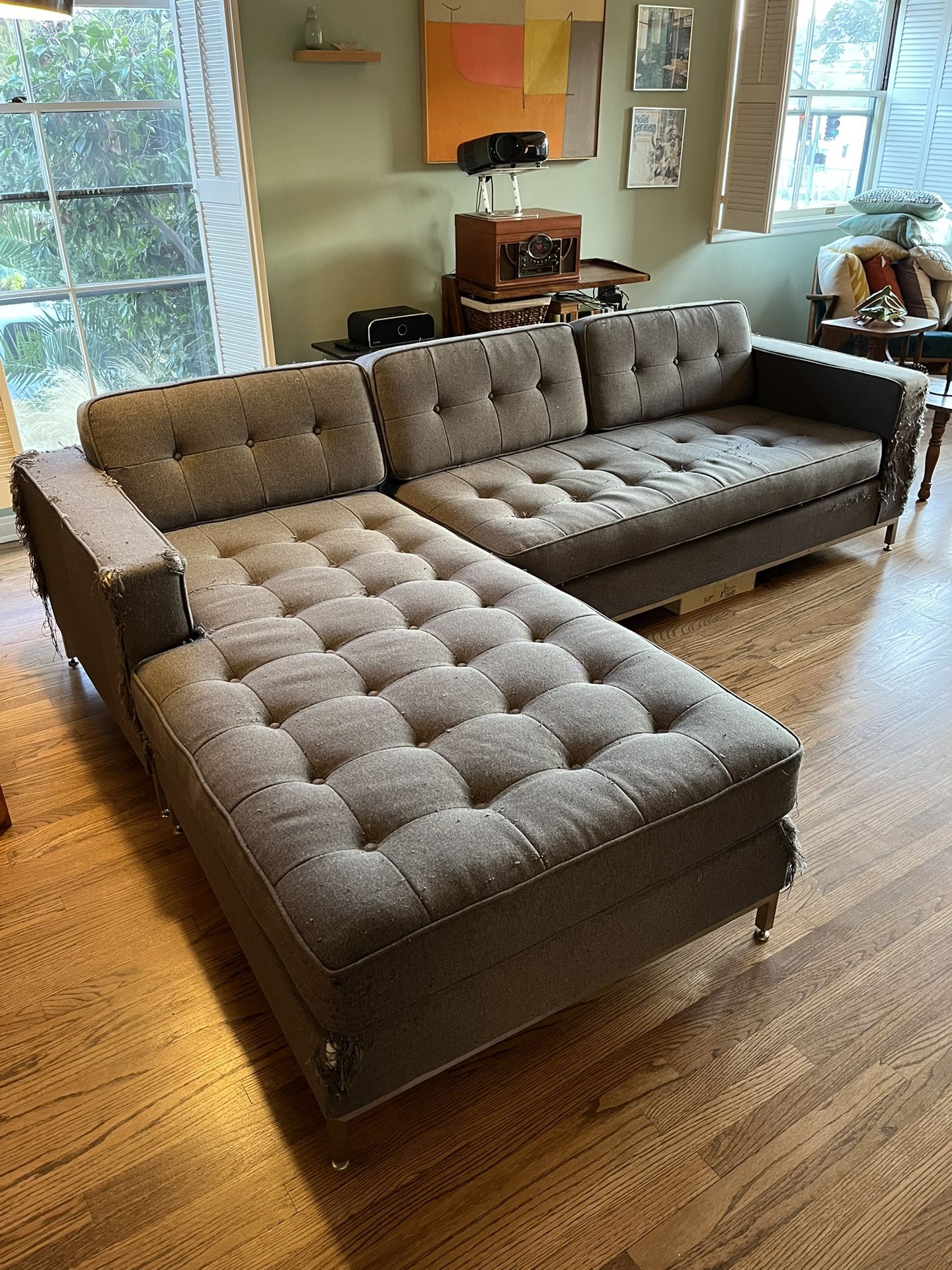Free HD Buttercup Sectional Sofa With Chaise