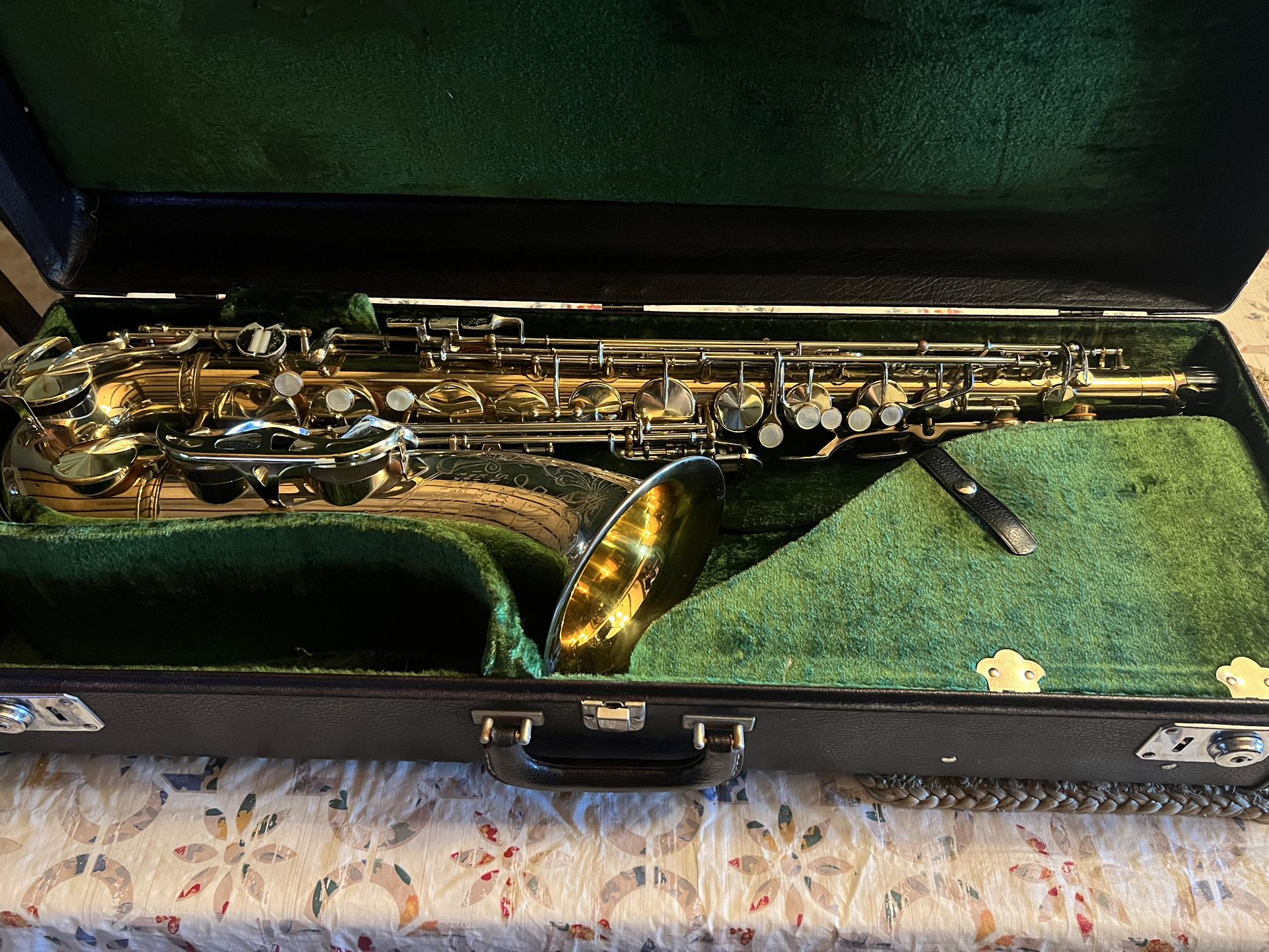 King Super 20 Silversonic Tenor Saxophone 
