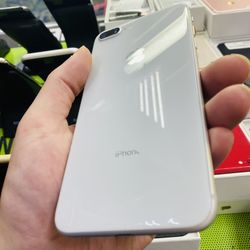 ⌚️⌚️iPhone 8 Plus 64Gb Factory Unlocked With Warranty 