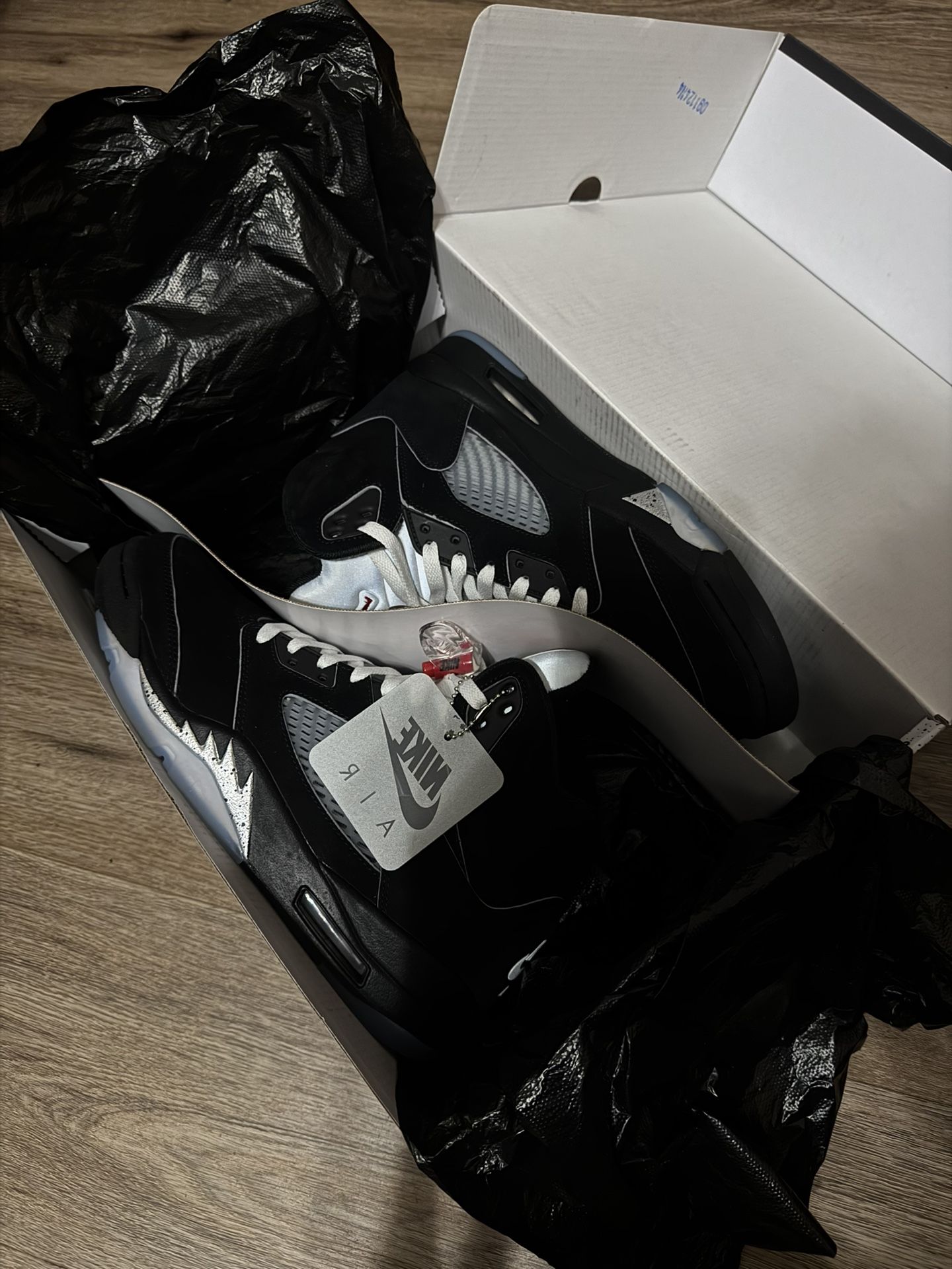 Jordan 5 Retro Og Black Metallic Reimagined 