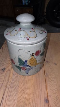 COLLECTORS CERAMIC POTTERY NAME ON BOTTOM