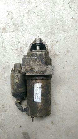 Es para una 99 Chevy van la armadura jala Pero dónde va el bendix no trabaja