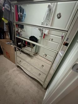 Dressers with mirror included