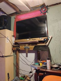 42 In Santo TV With Remote