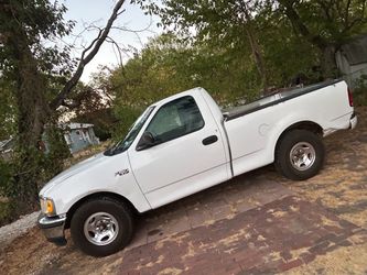 Ford F-150 Regular Cab Pickup Truck