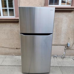 30x33x66 LG Fridge Sliver 20cuft