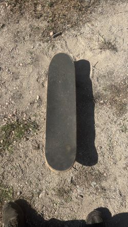 Skateboard with Tensor Magnesium trucks