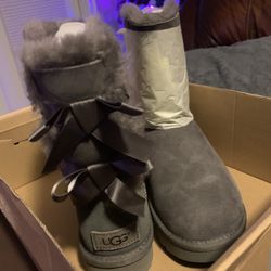 UGG BOOTS SIZE 5
