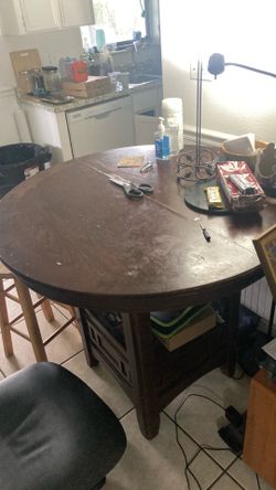 Free dining round table