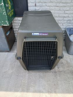Large pet cage; the door is missing a pin (check photos for details). Used Condition