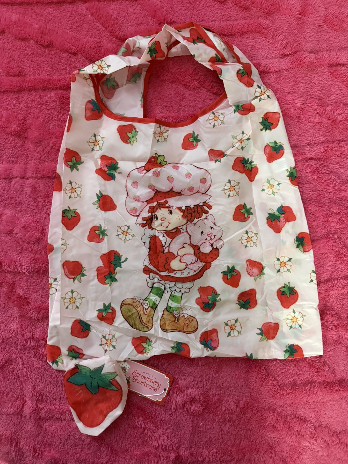 STRAWBERRY SHORTCAKE EXTRA LARGE VINYL TOTE WITH POUCH