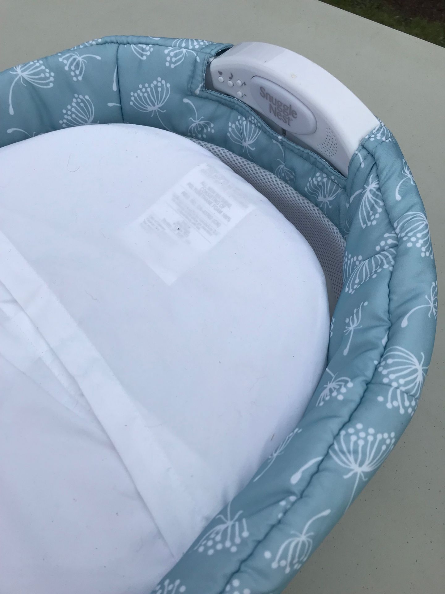 Snuggle nest Baby Rest