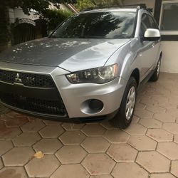 Mitsubishi Outlander Es 2012 